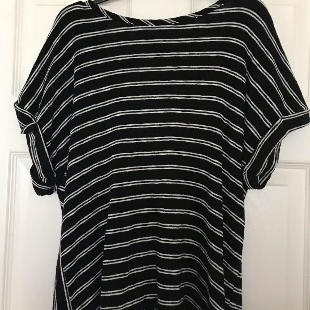 Black and white back tie up wrap shirt.